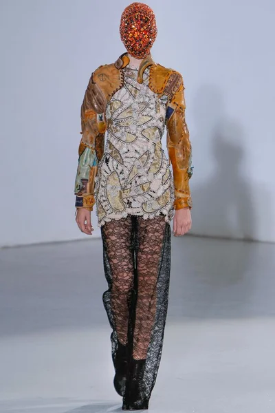 Look 13